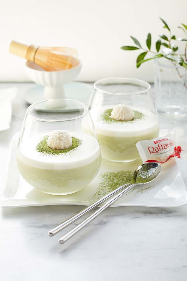 Kokos-Matcha-Latteeis