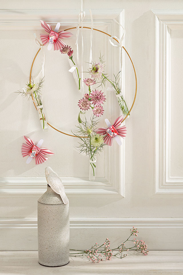 Blumenring mit Schmetterlingen Blumenring mit Schmetterlingen